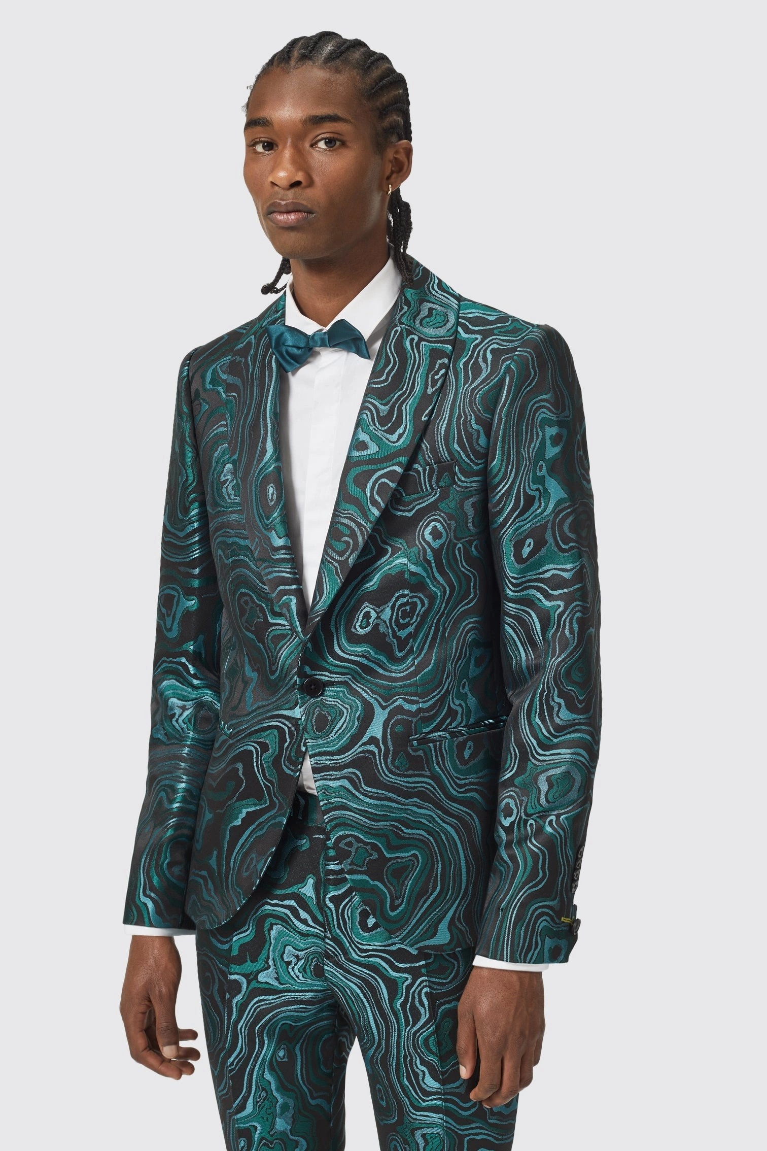 Traje Adichie Verde Jacquard: Elegancia Slim Fit, un Toque de Esmeralda para tu Estilo Impecable.