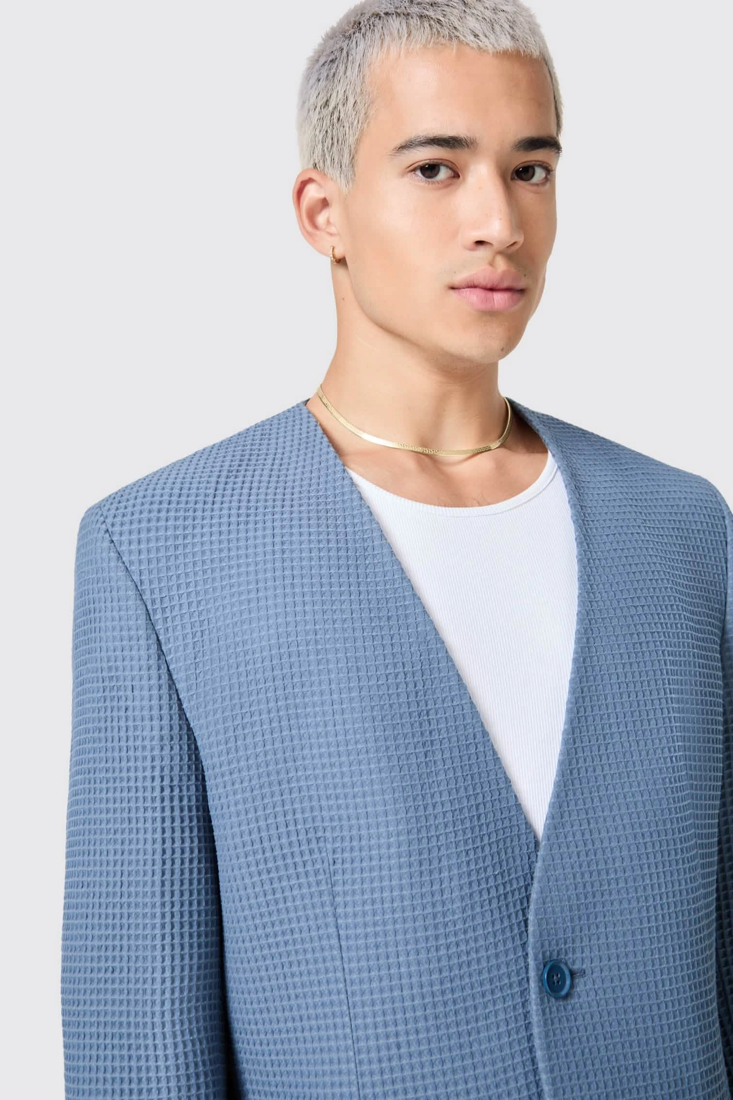 Anthony: Traje de algodón waffle azul oversize, archivo de estilo atemporal.